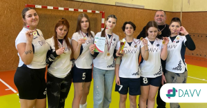Read more about the article DAVV izglītojamās iegūst                                                          1. vietu volejbola sacensībās!
