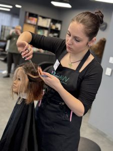 Read more about the article DAVV friziere iekļūst SkillsLatvia 2026 finālā!