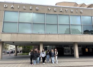 Read more about the article DAVV izglītojamie apmeklē Dailes teātra aizkulises un  Latvijas Nacionālo mākslas muzeju!