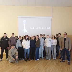 Read more about the article DAVV izglītojamie aizvadīja līderības un iniciatīvas treniņu  “Esi tas, kurš sāk”!